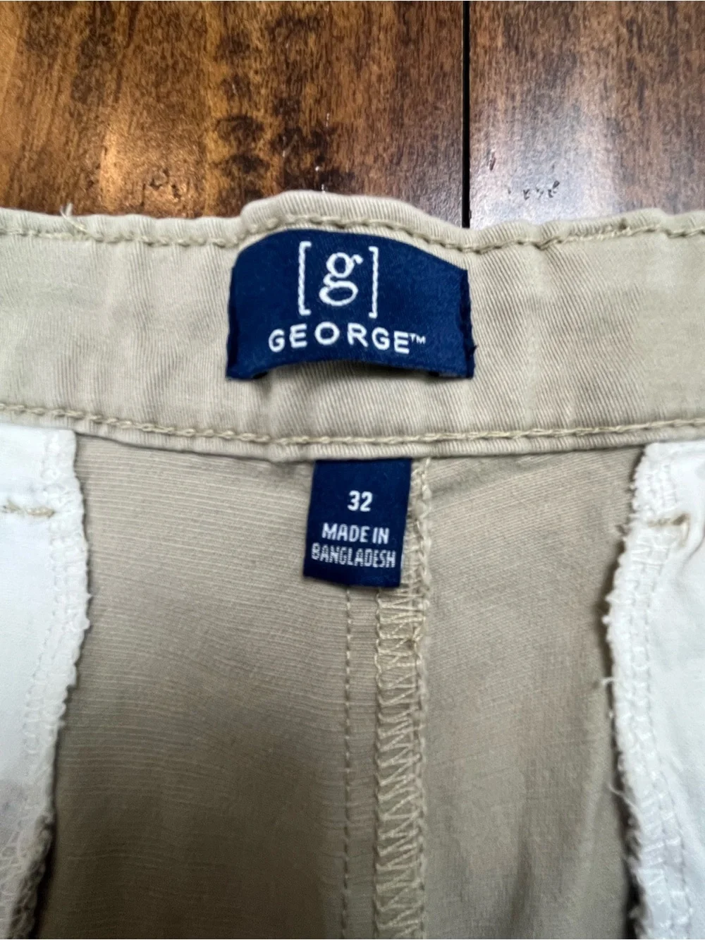 GEORGE Men’s Khaki Beige Shorts Flat Front Stretch 19” long Size 32
